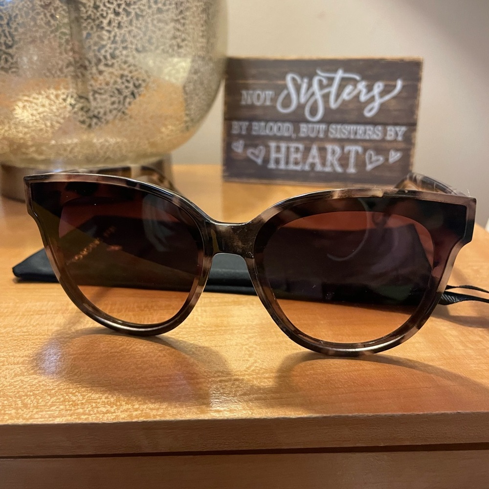 Lele Sadoughi Sunglasses 😎